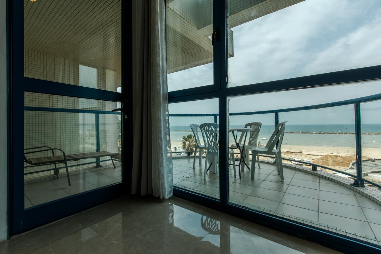 Ocean Front Apartments First Line To The Beach Tel Aviv Dış mekan fotoğraf