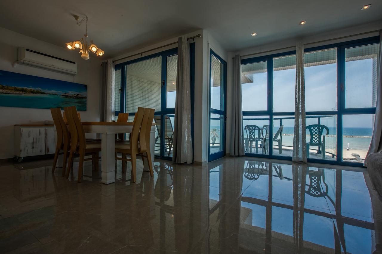 Ocean Front Apartments First Line To The Beach Tel Aviv Dış mekan fotoğraf