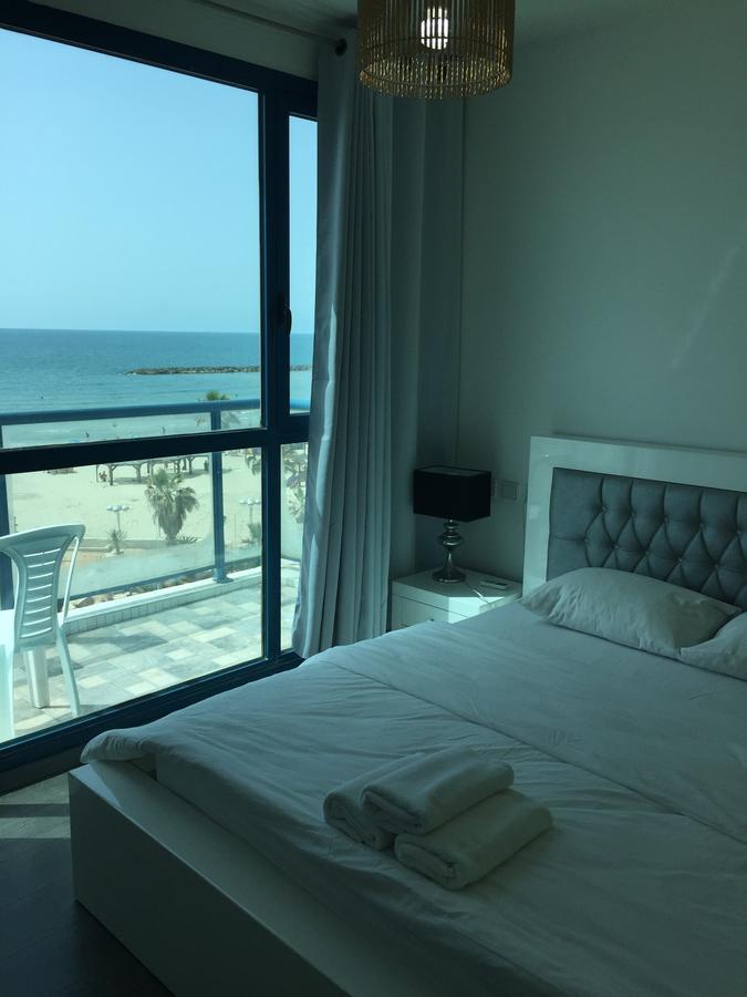 Ocean Front Apartments First Line To The Beach Tel Aviv Dış mekan fotoğraf